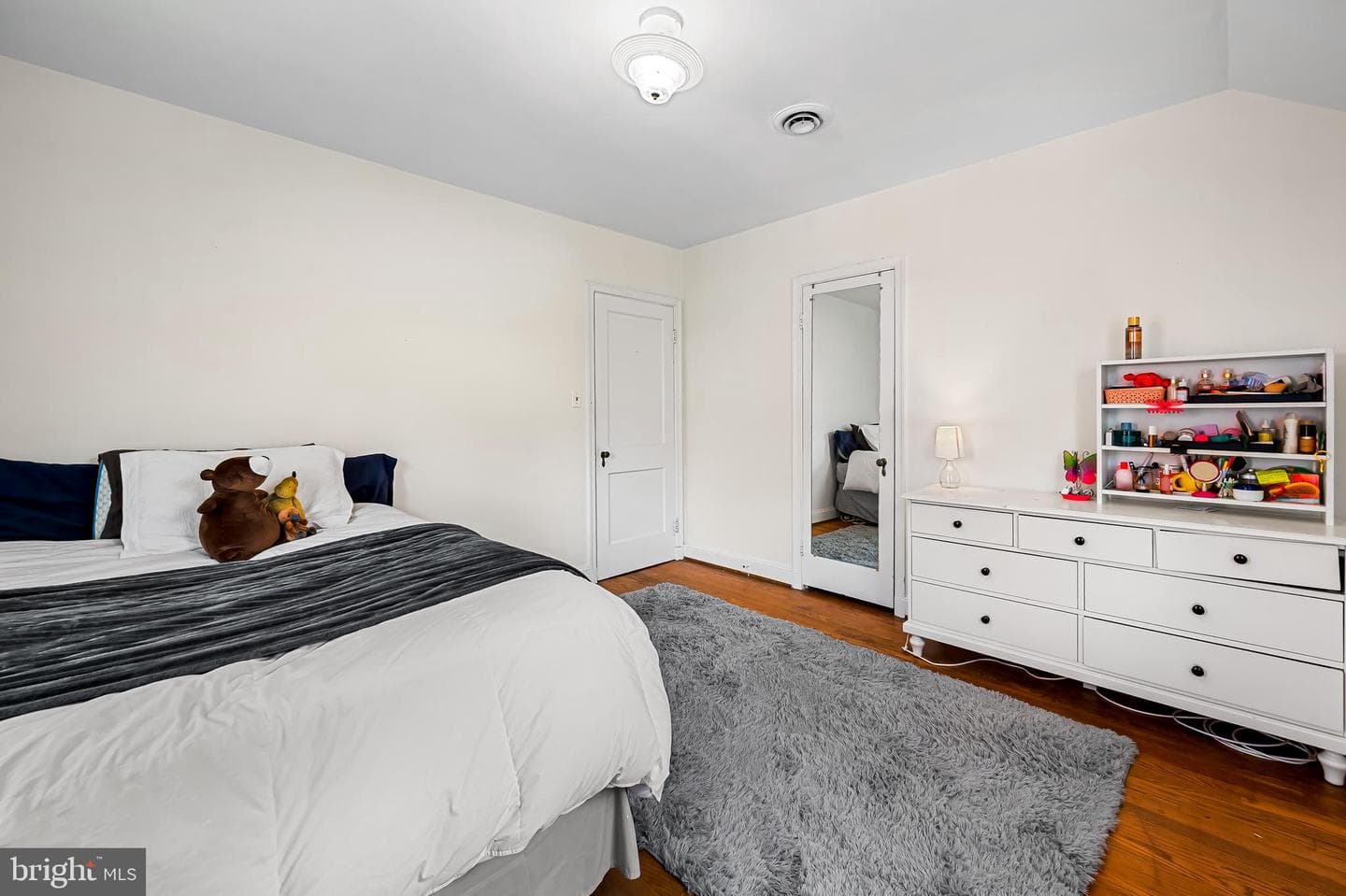 7209 Oxford Road photo 25