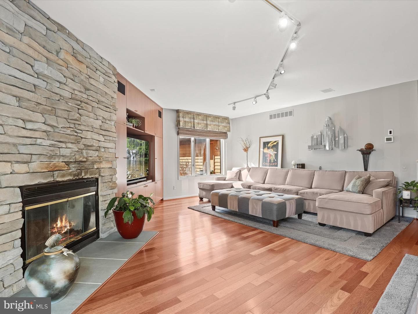 1 Red Maple Court photo 9