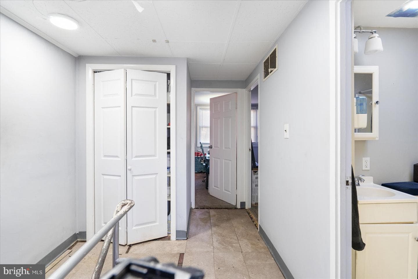 503 Carlsbad Court photo 17