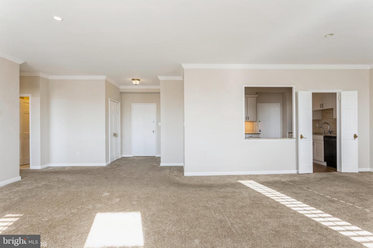 11 Slade Avenue #607 photo 5