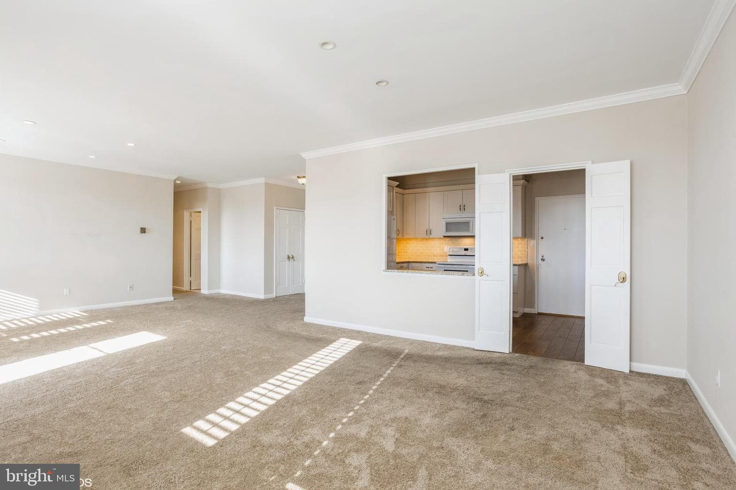 11 Slade Avenue #607 photo 7