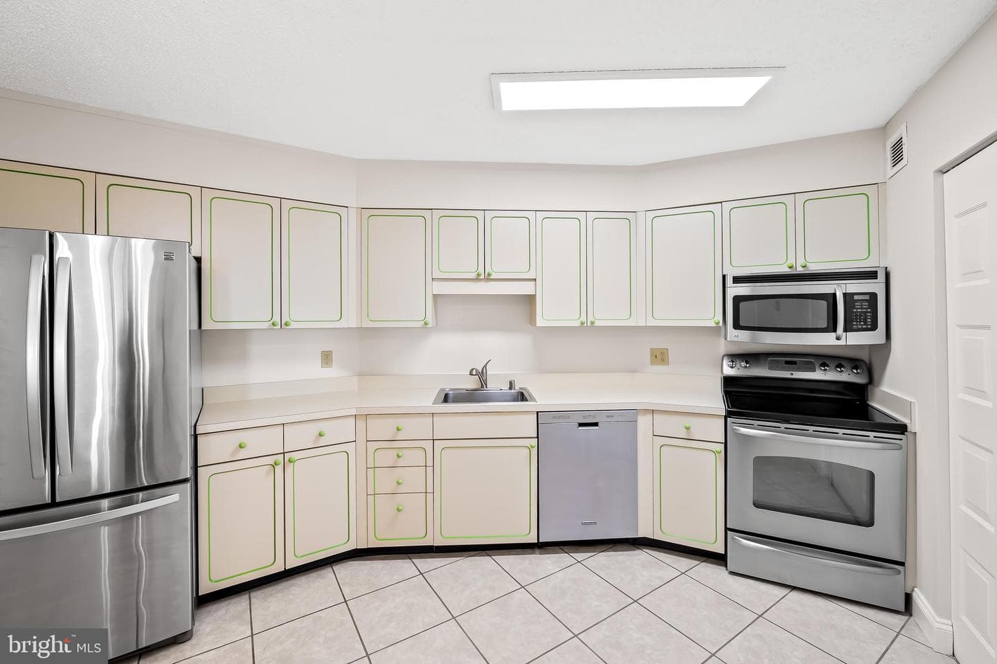 205 E Joppa Road #2604 photo 9