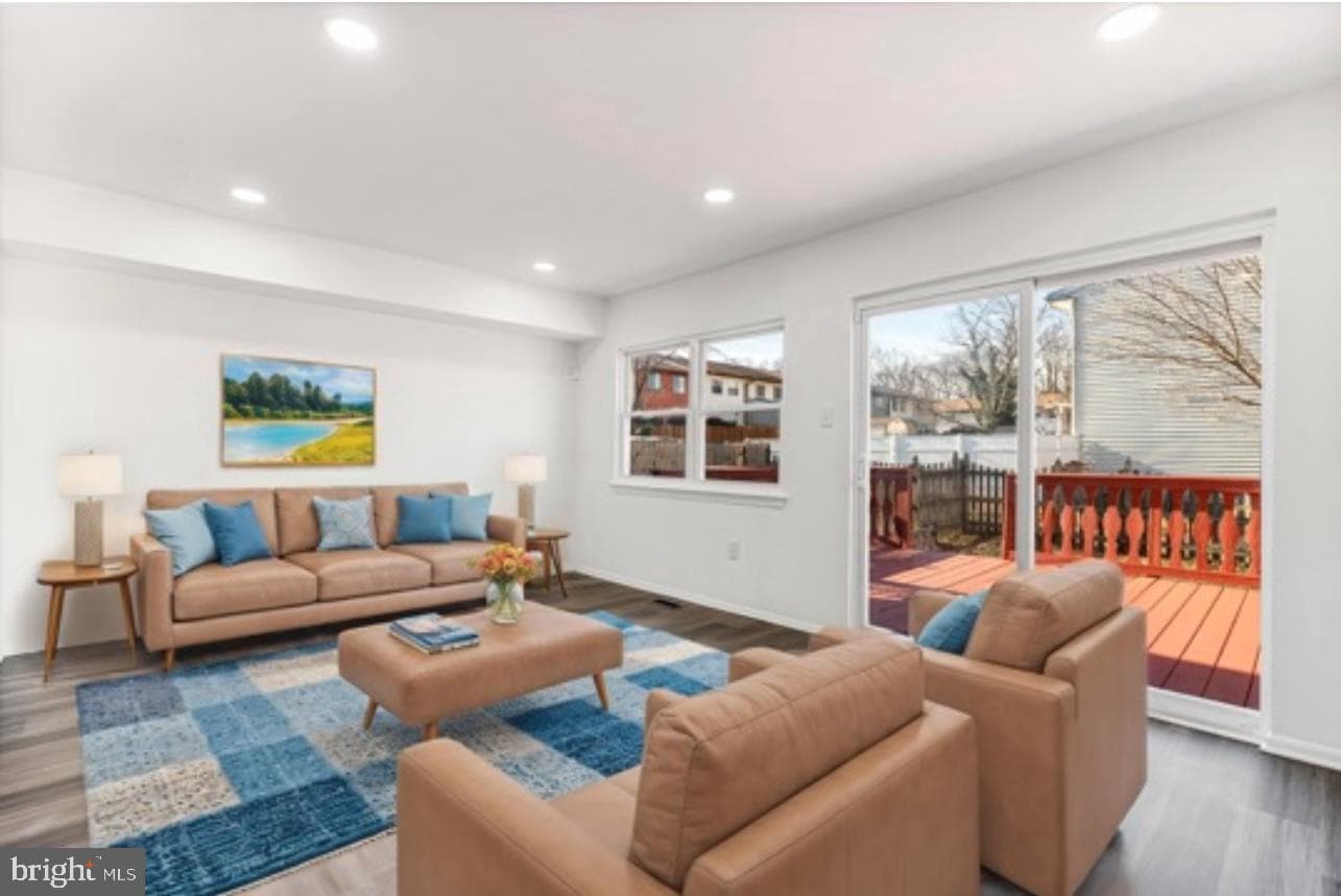 6542 Woodgreen photo 4
