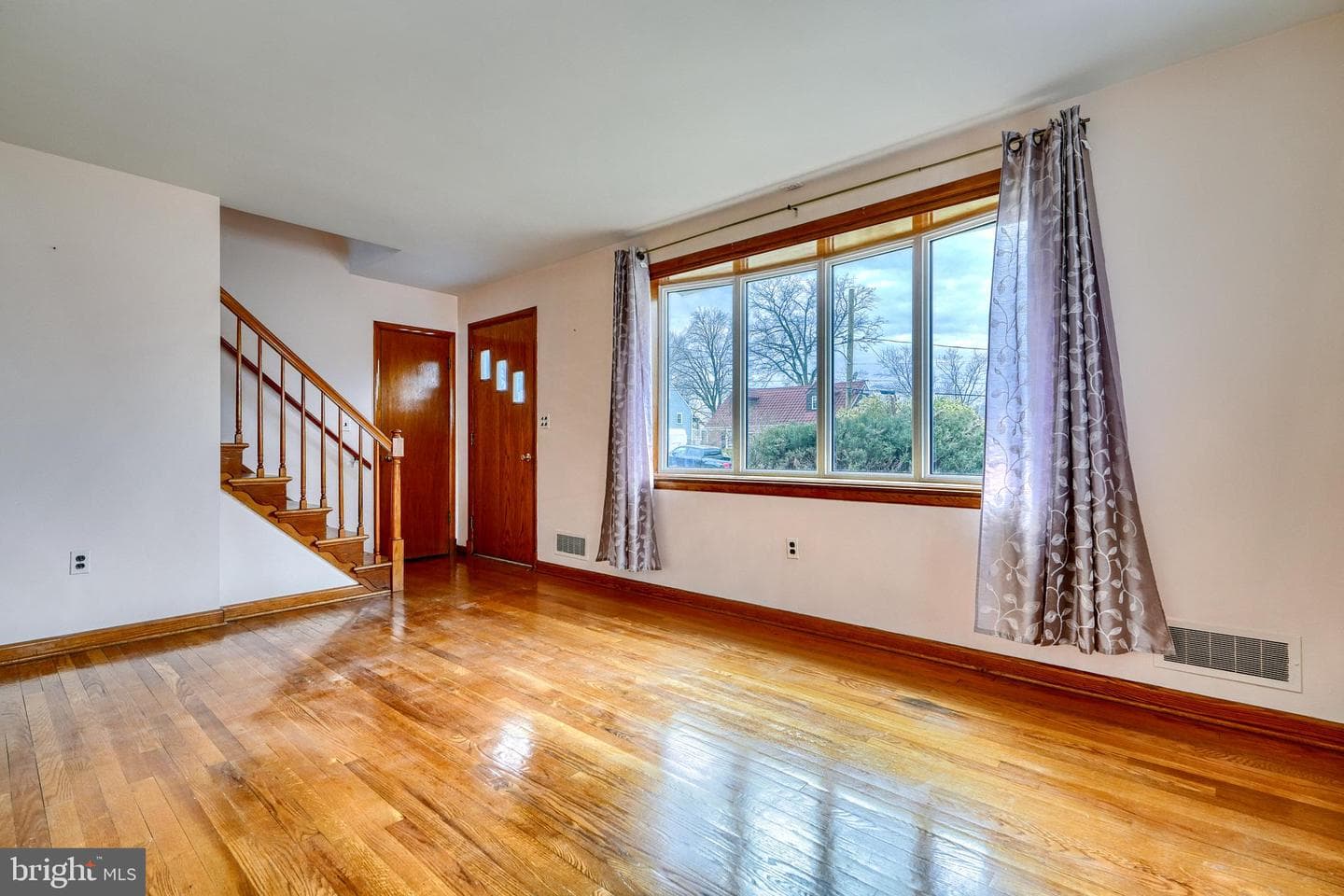 9623 Alda Drive photo 6