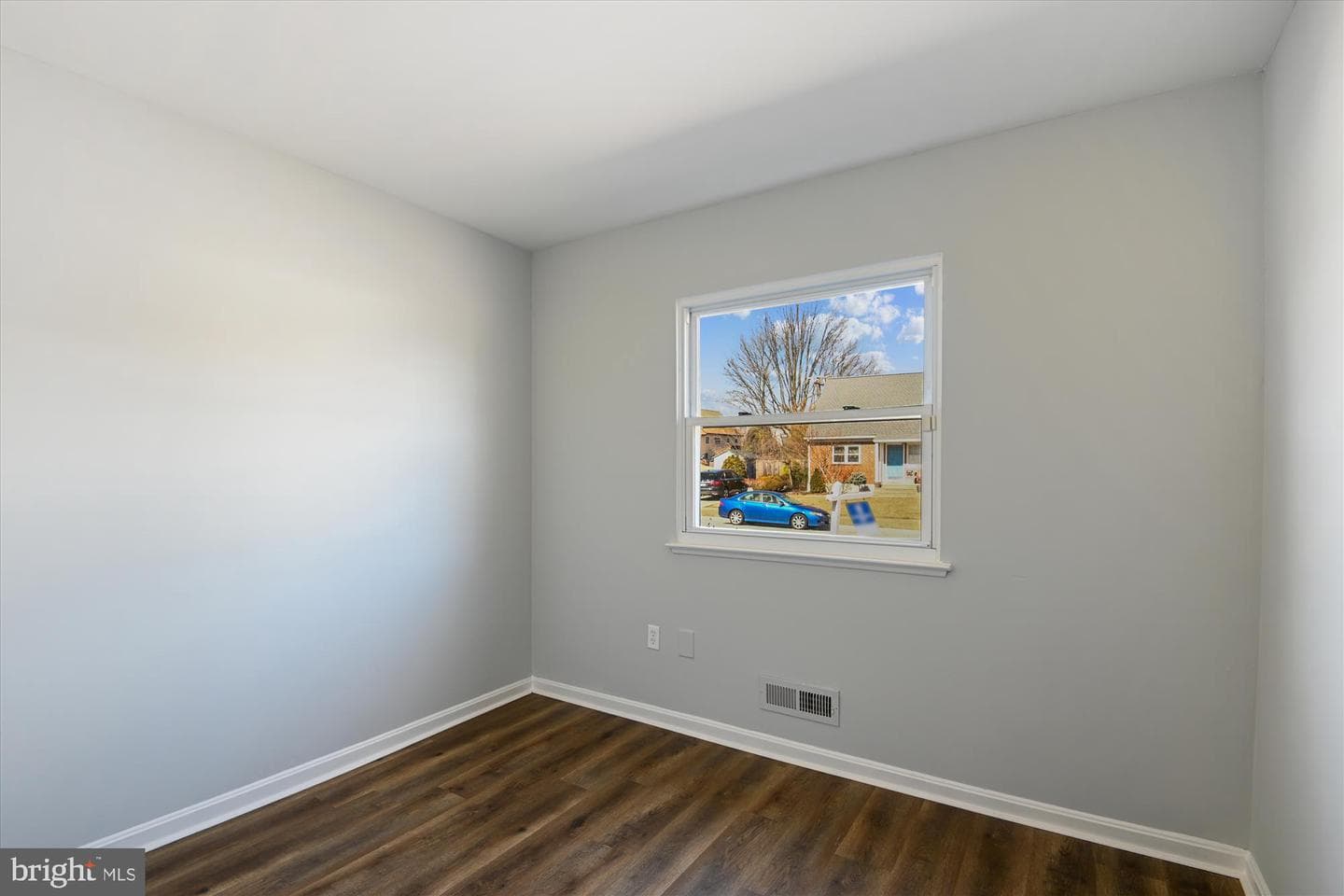 6207 Collinsway Road photo 14