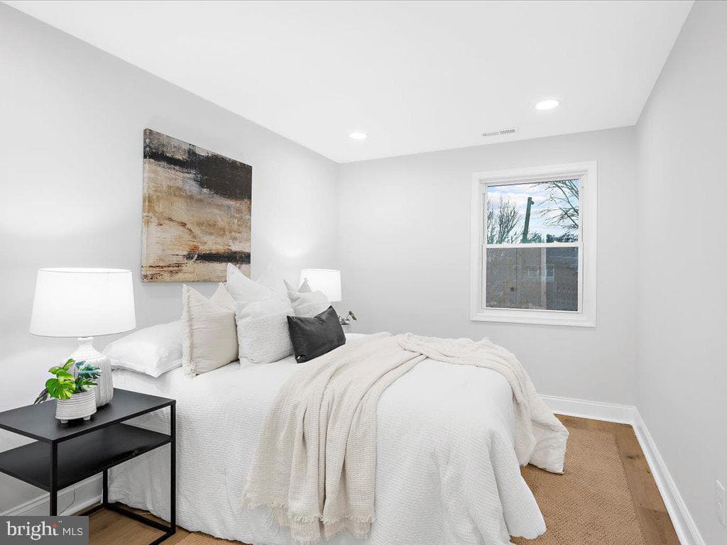 1703 Inverness Avenue photo 14