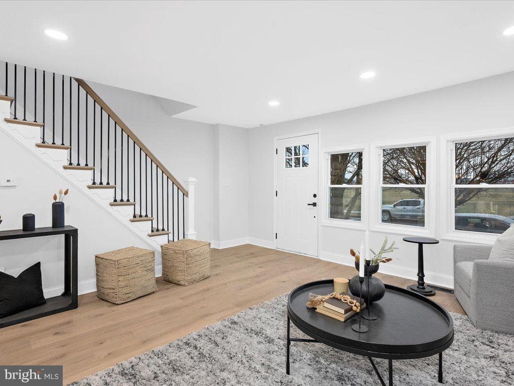 1703 Inverness Avenue photo 3