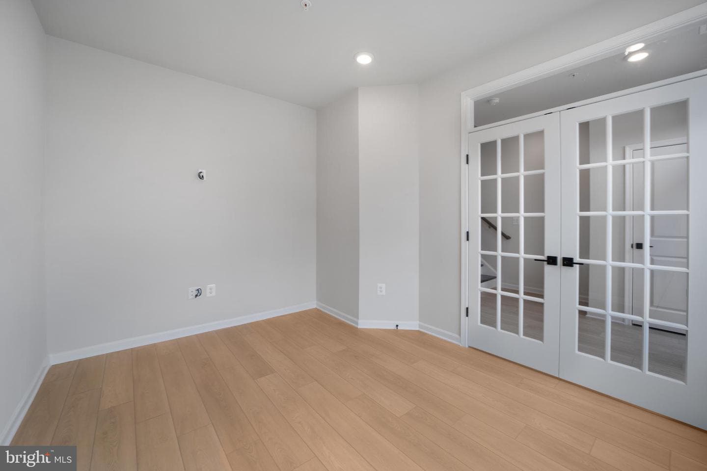 6527 Greenleigh Avenue photo 3