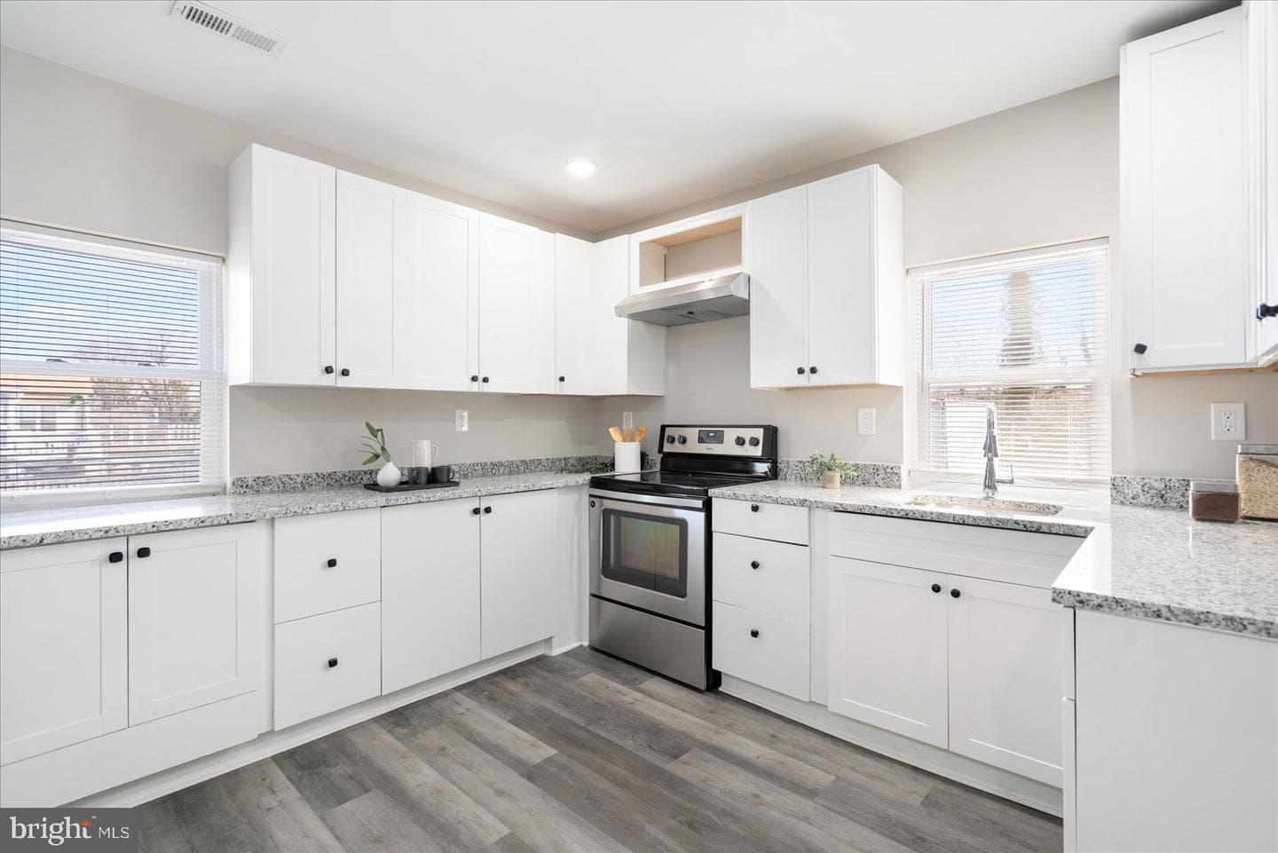 2909 Delaware Avenue photo 12