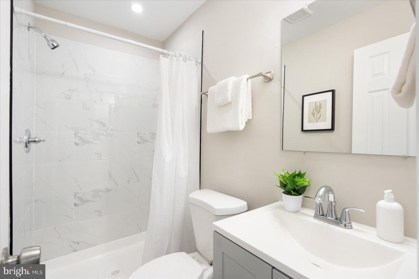 2909 Delaware Avenue photo 16