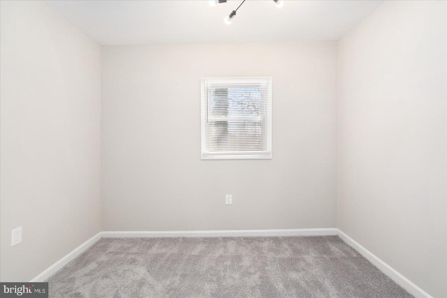 2909 Delaware Avenue photo 17