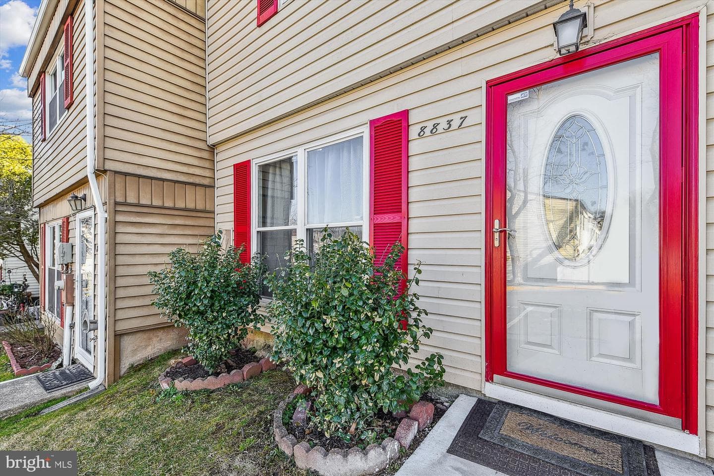 8837 Trimble Way photo 2