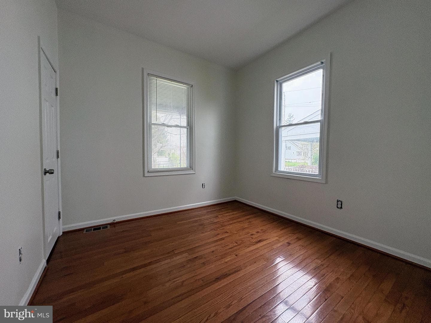 103 Sherwood Avenue photo 11