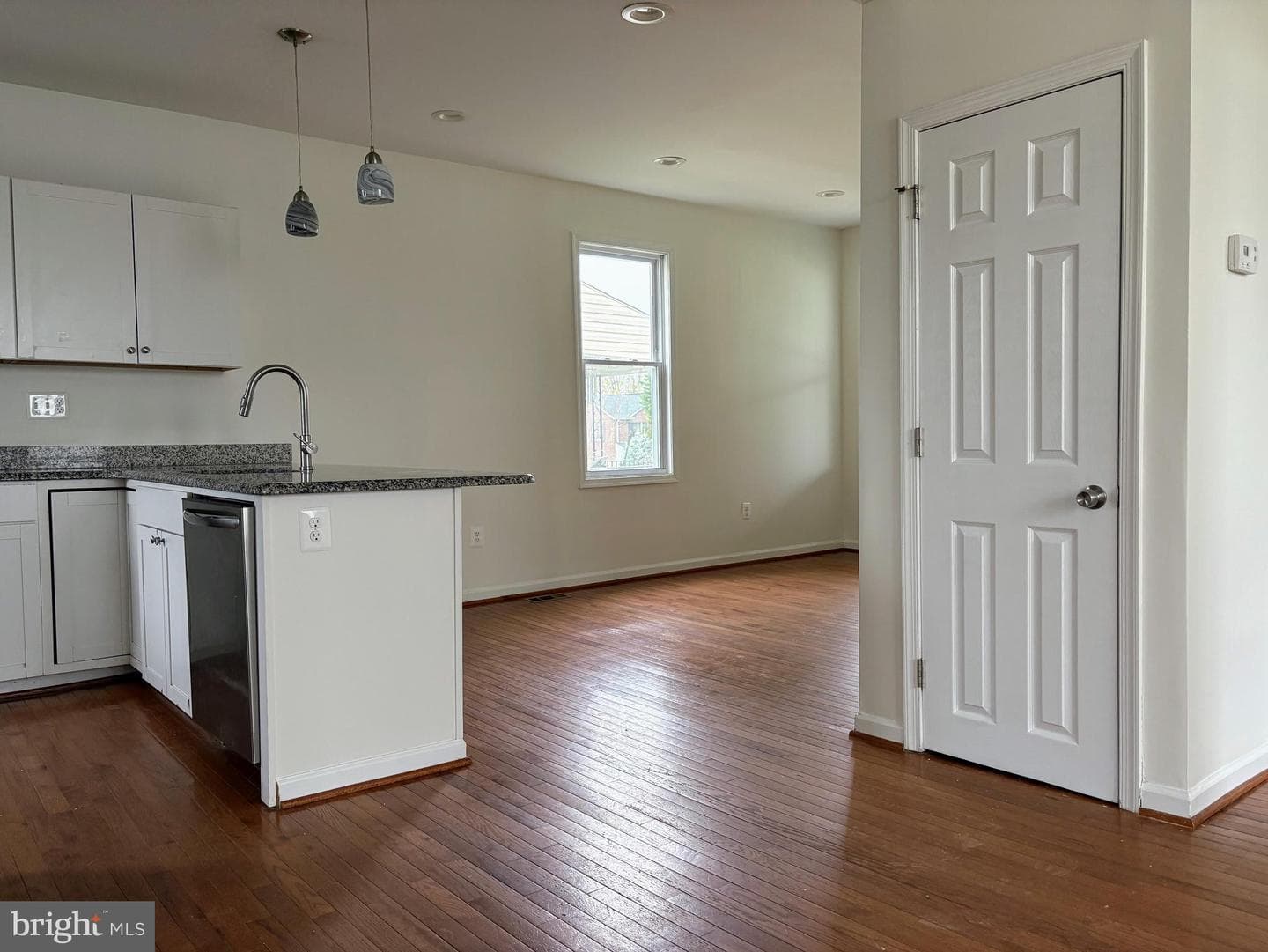 103 Sherwood Avenue photo 4