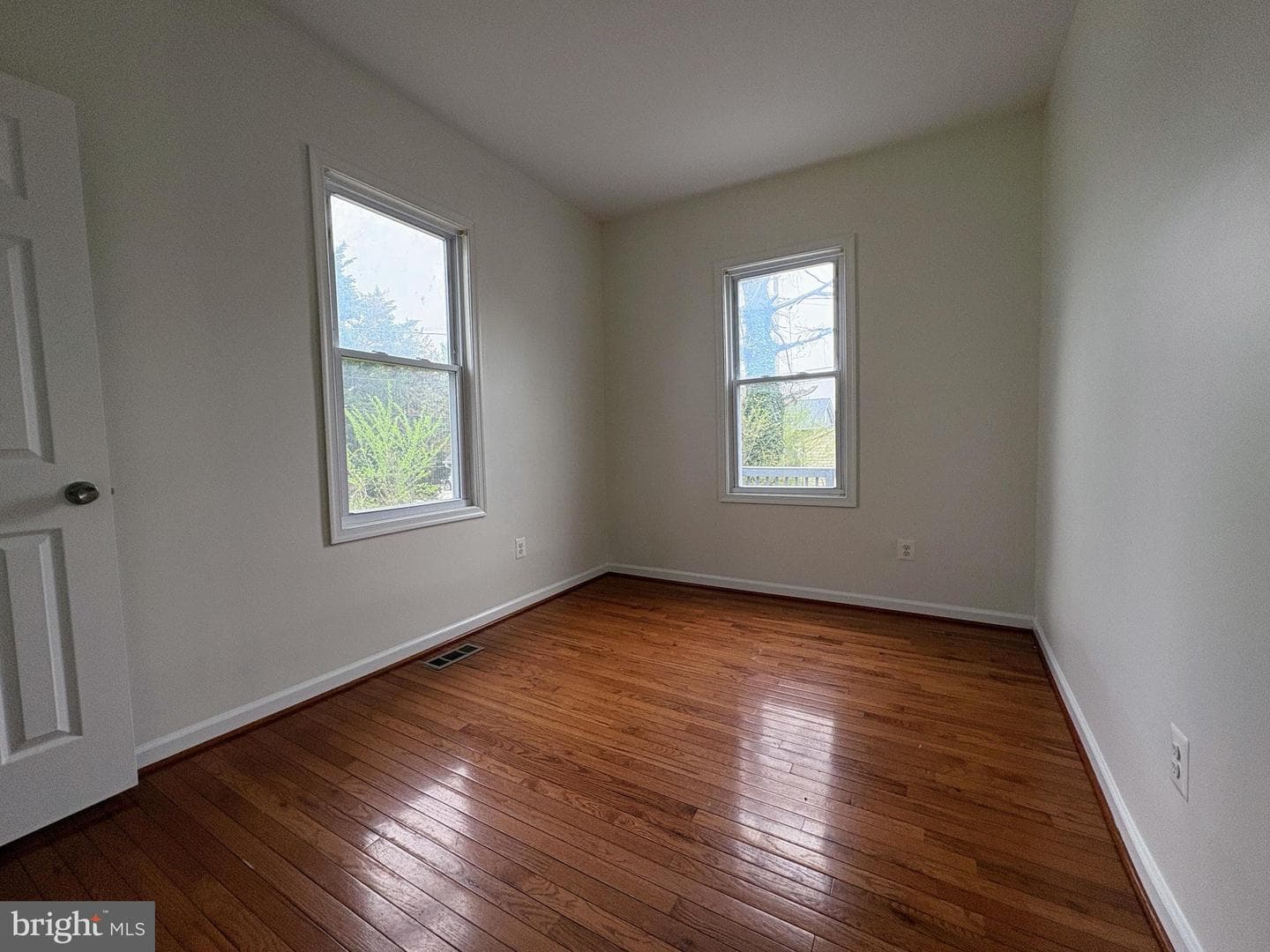 103 Sherwood Avenue photo 9