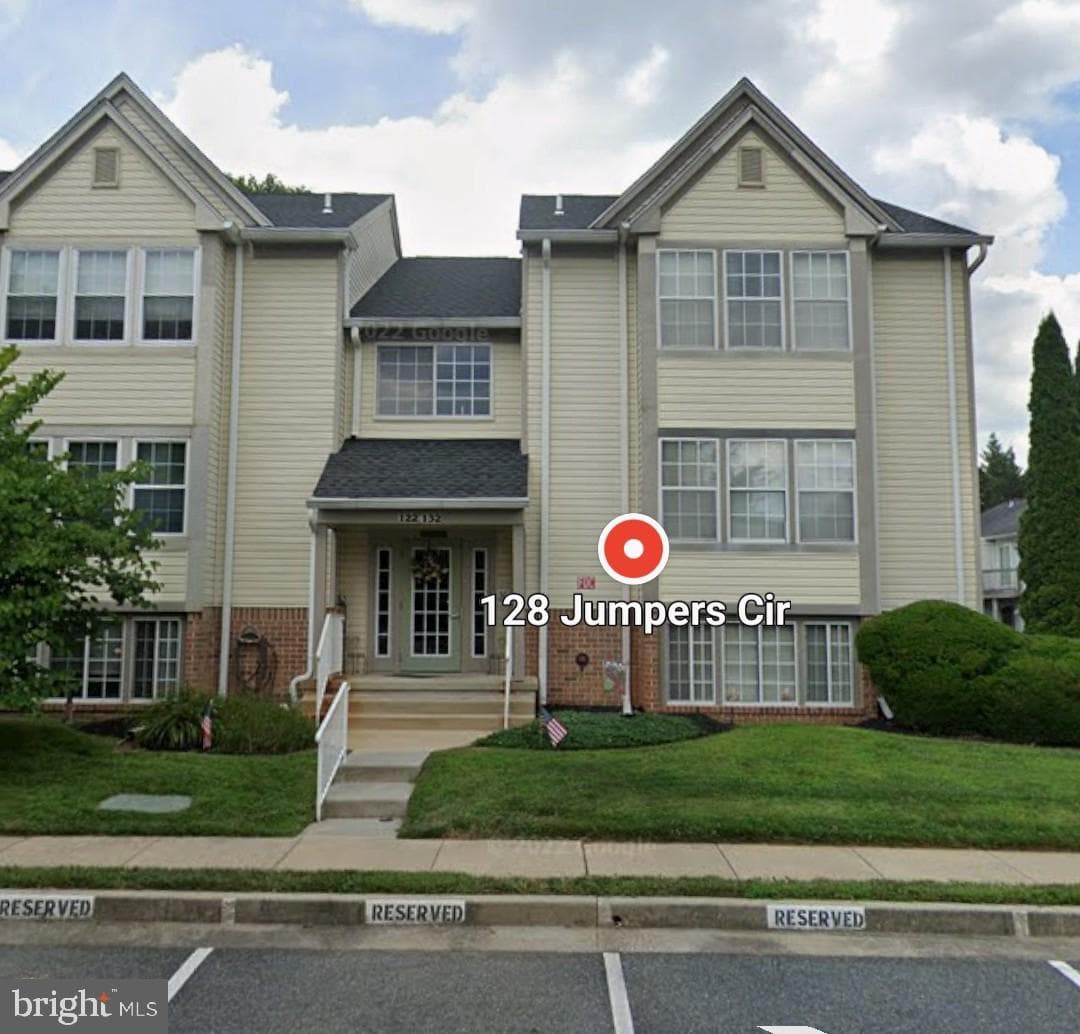 128 Jumpers Circle #202 photo 1