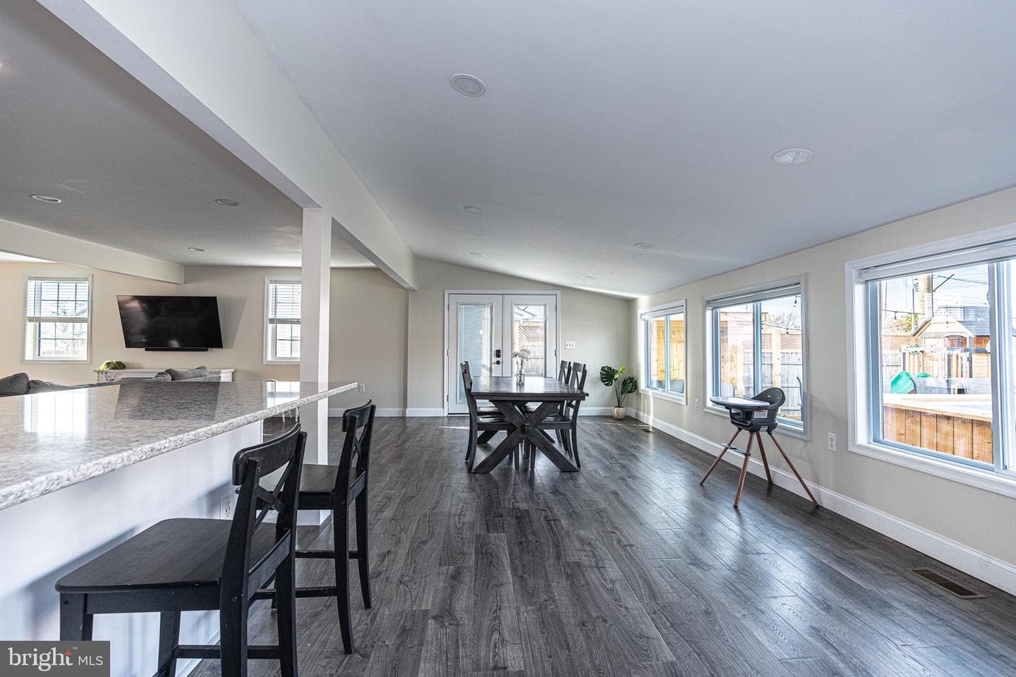 3464 Loganview photo 17