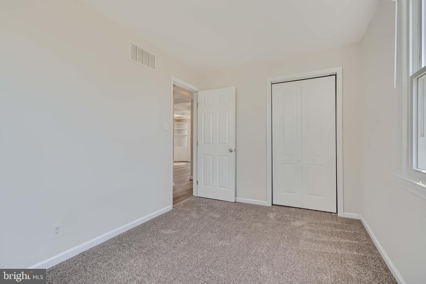 3446 Liberty Parkway photo 23