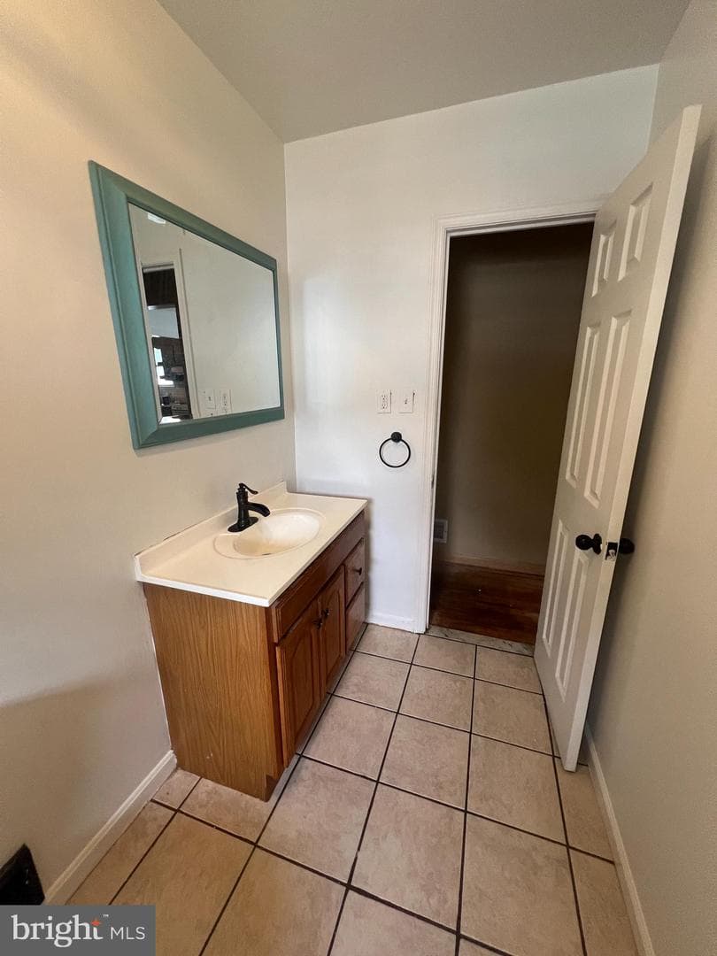 8211 Beach Drive photo 24