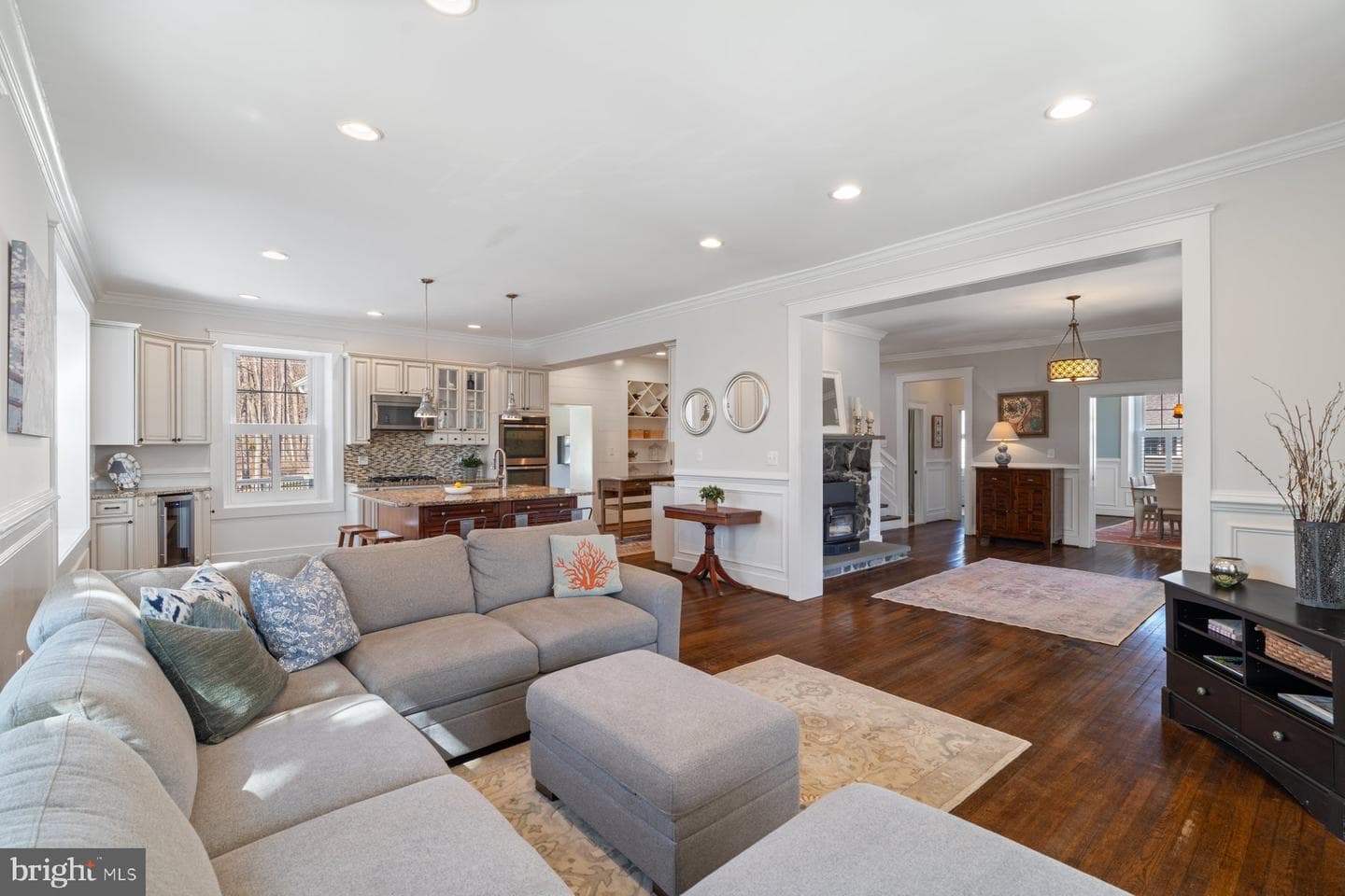 2016 Westchester Avenue photo 14