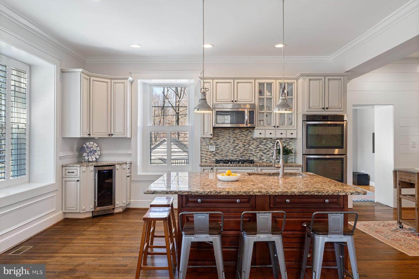2016 Westchester Avenue photo 2