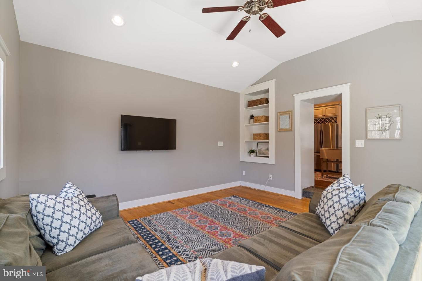 2016 Westchester Avenue photo 21