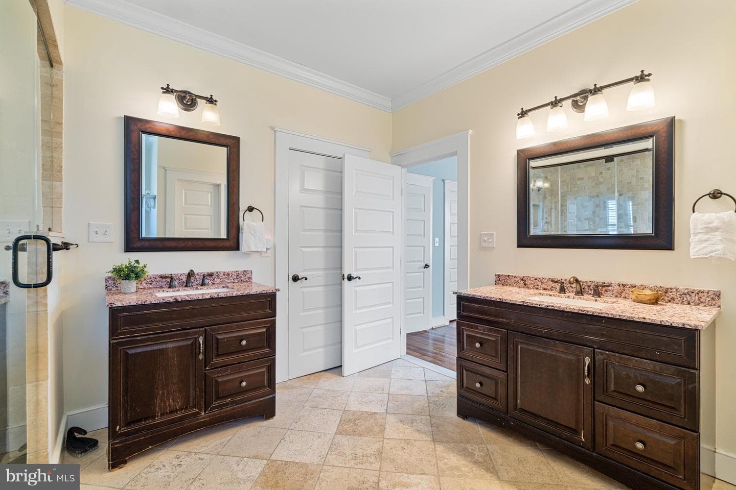 2016 Westchester Avenue photo 32