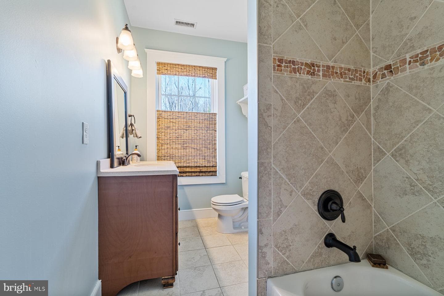2016 Westchester Avenue photo 41