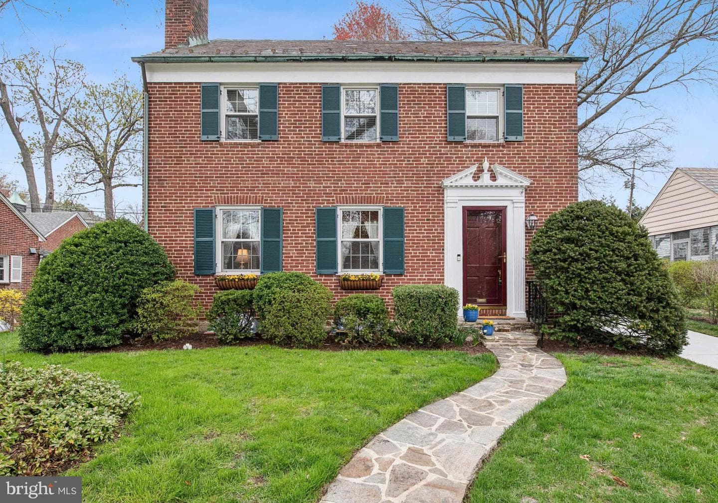 602 Worcester Road photo 2