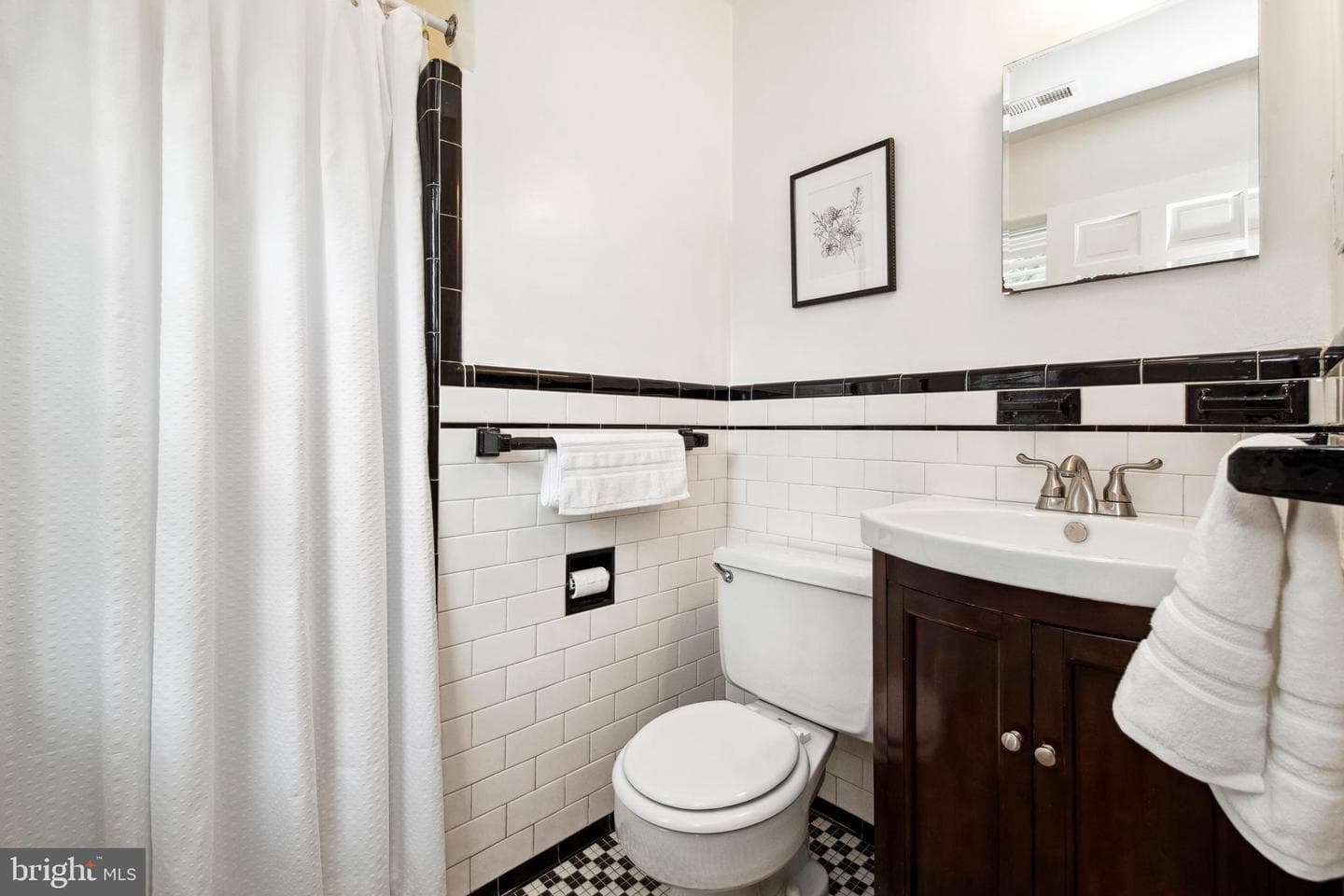 602 Worcester Road photo 21