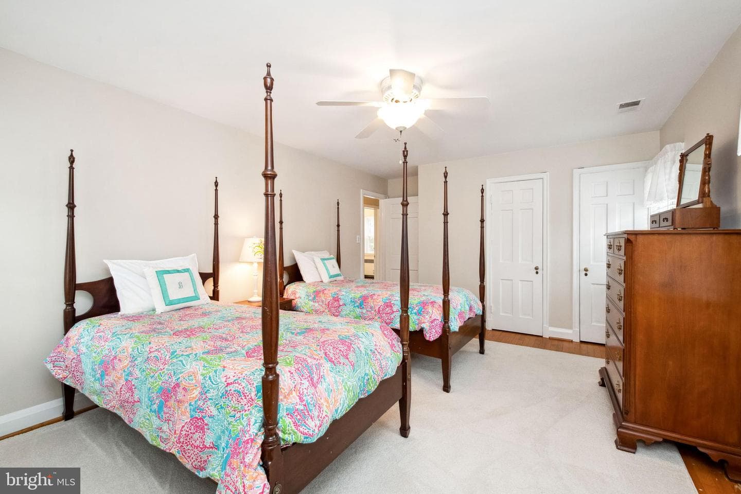 602 Worcester Road photo 23
