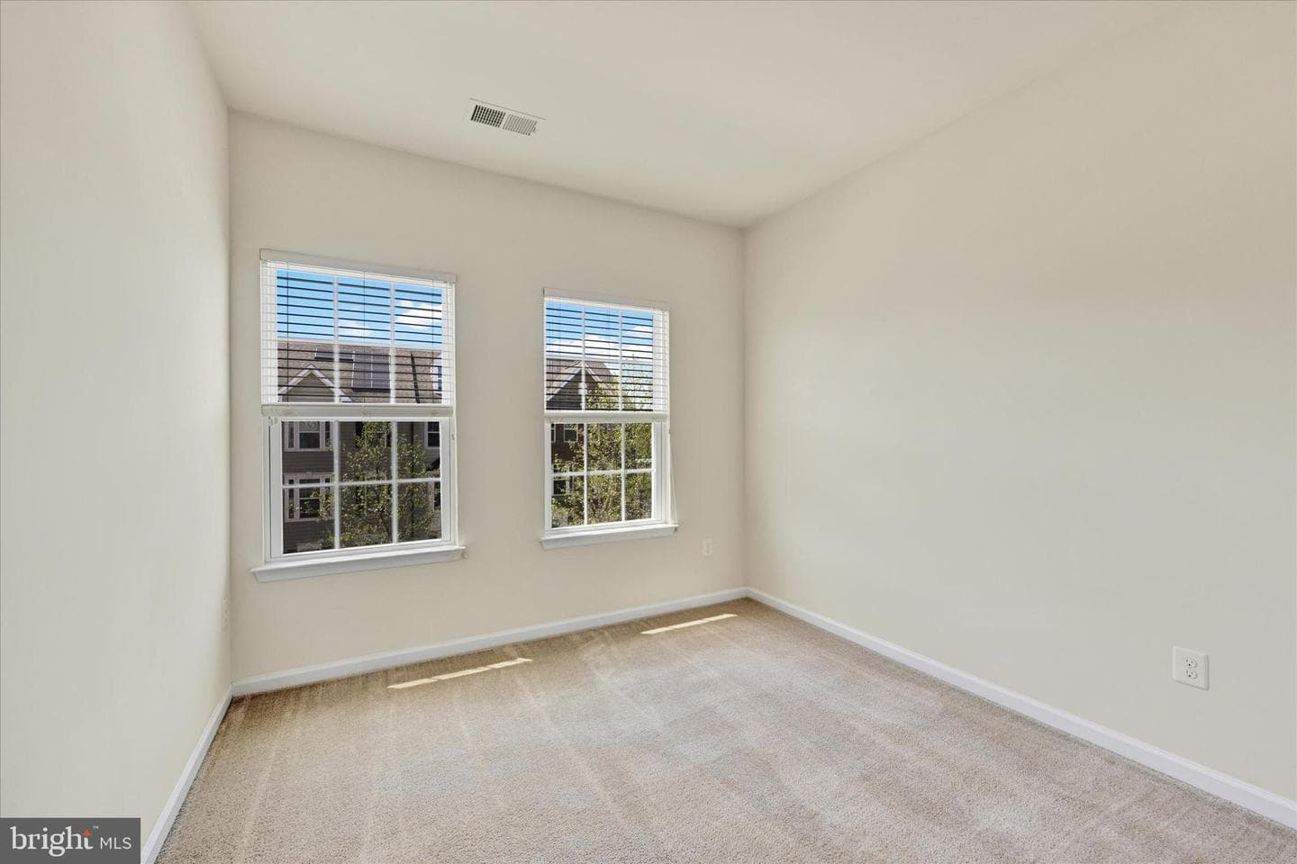 9450 Ballard Green Drive photo 18