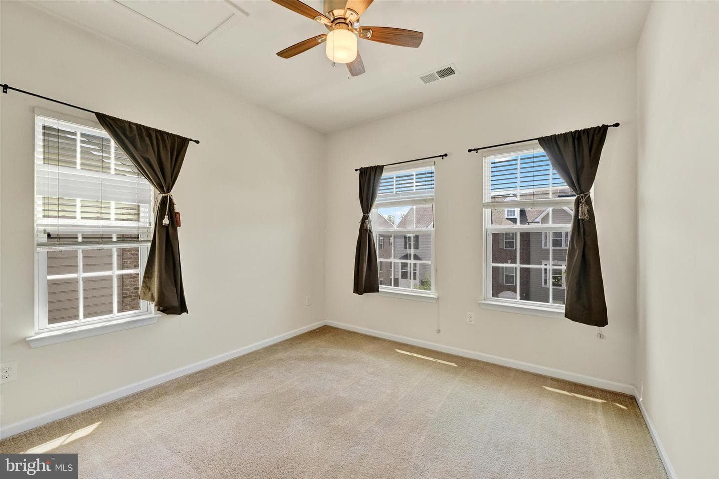 9450 Ballard Green Drive photo 19