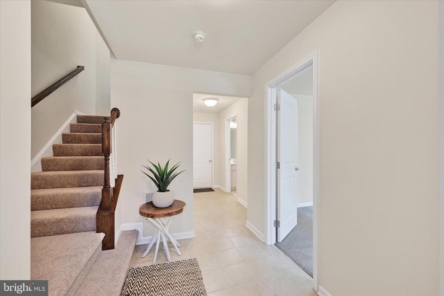 9450 Ballard Green Drive photo 3