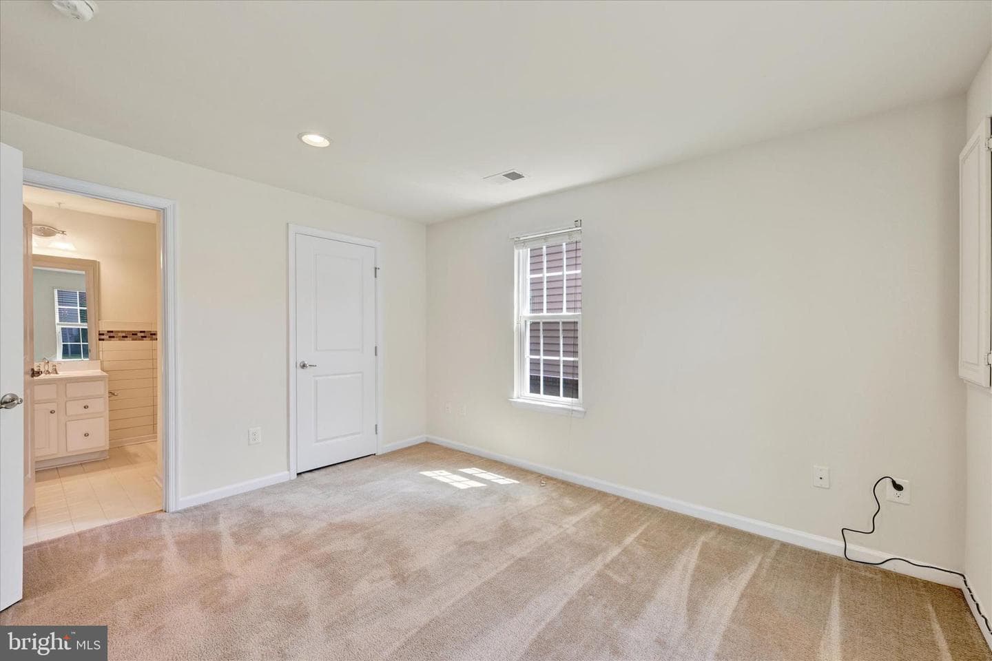 9450 Ballard Green Drive photo 5
