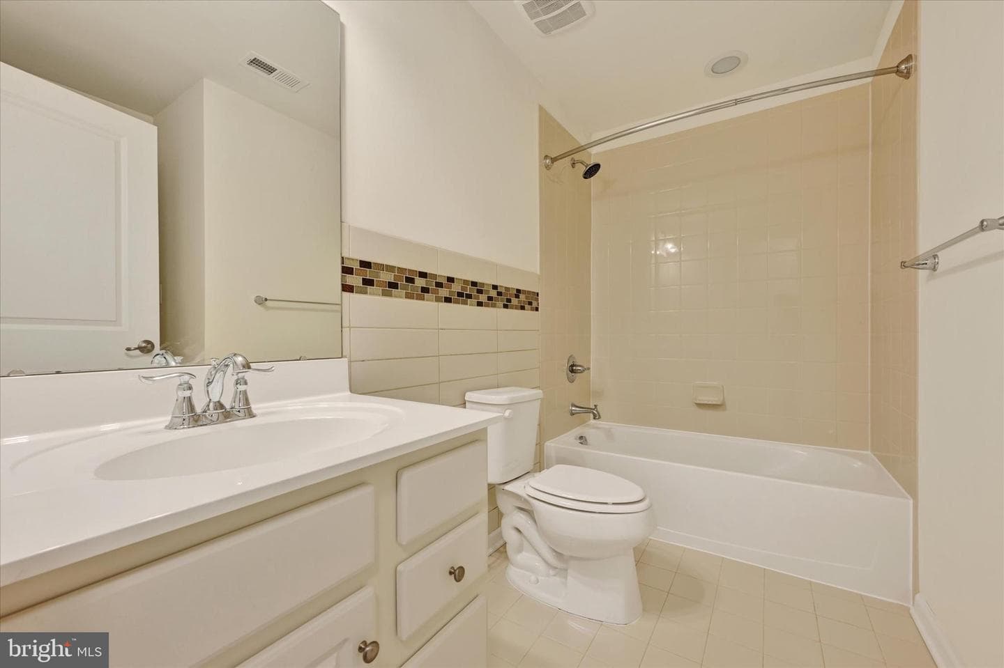 9450 Ballard Green Drive photo 7