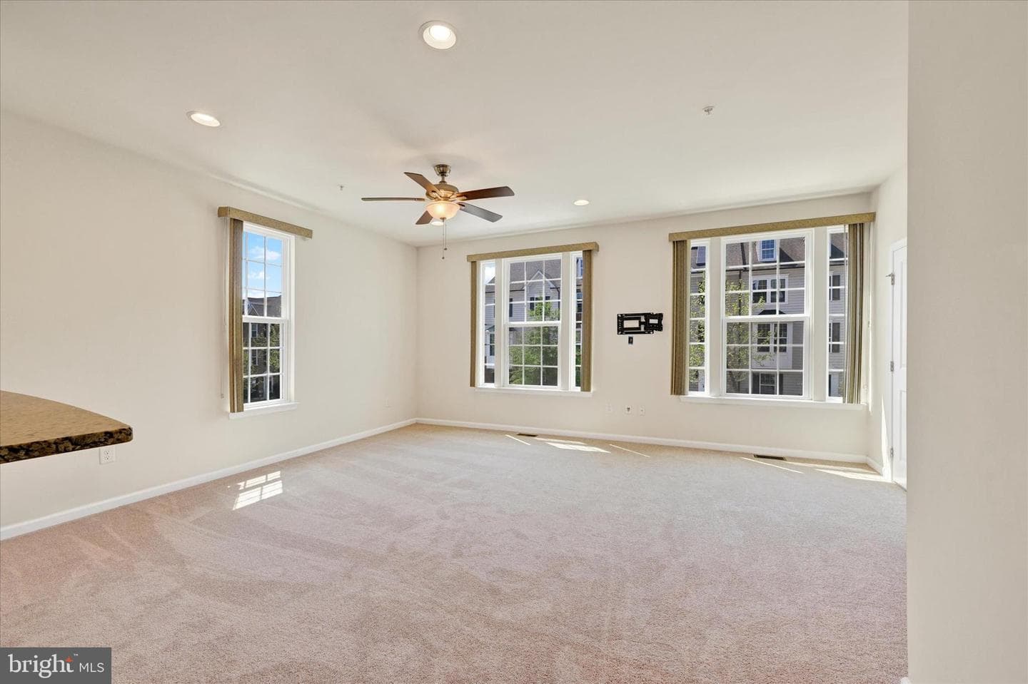 9450 Ballard Green Drive photo 8