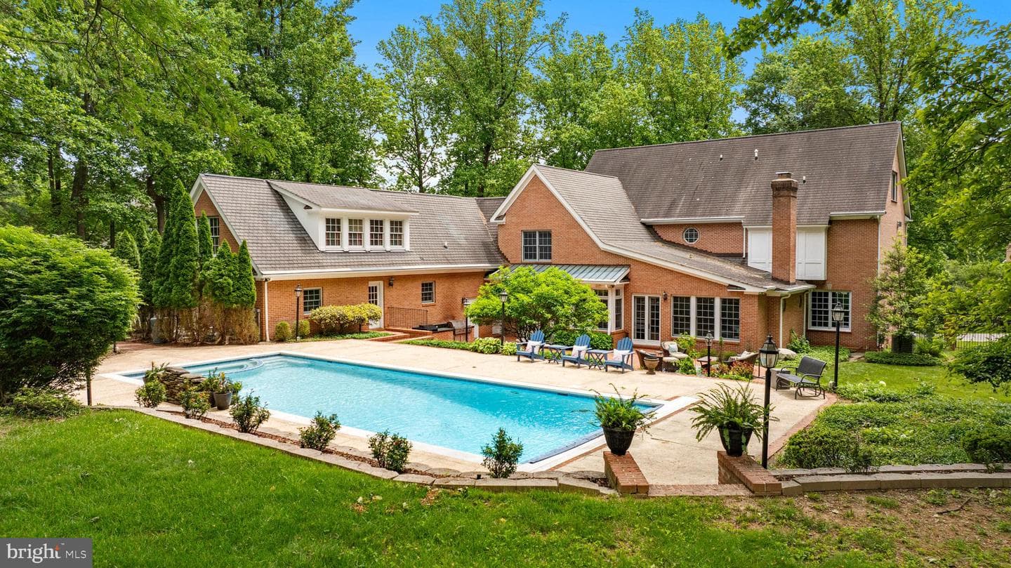1102 Westwicke Lane photo 24
