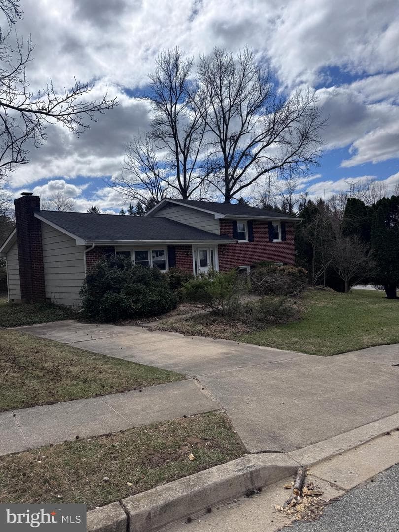 903 Farmstead Road photo 3