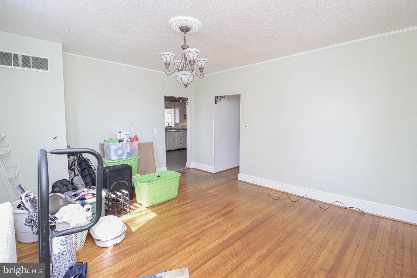 323 Harlem Lane photo 10
