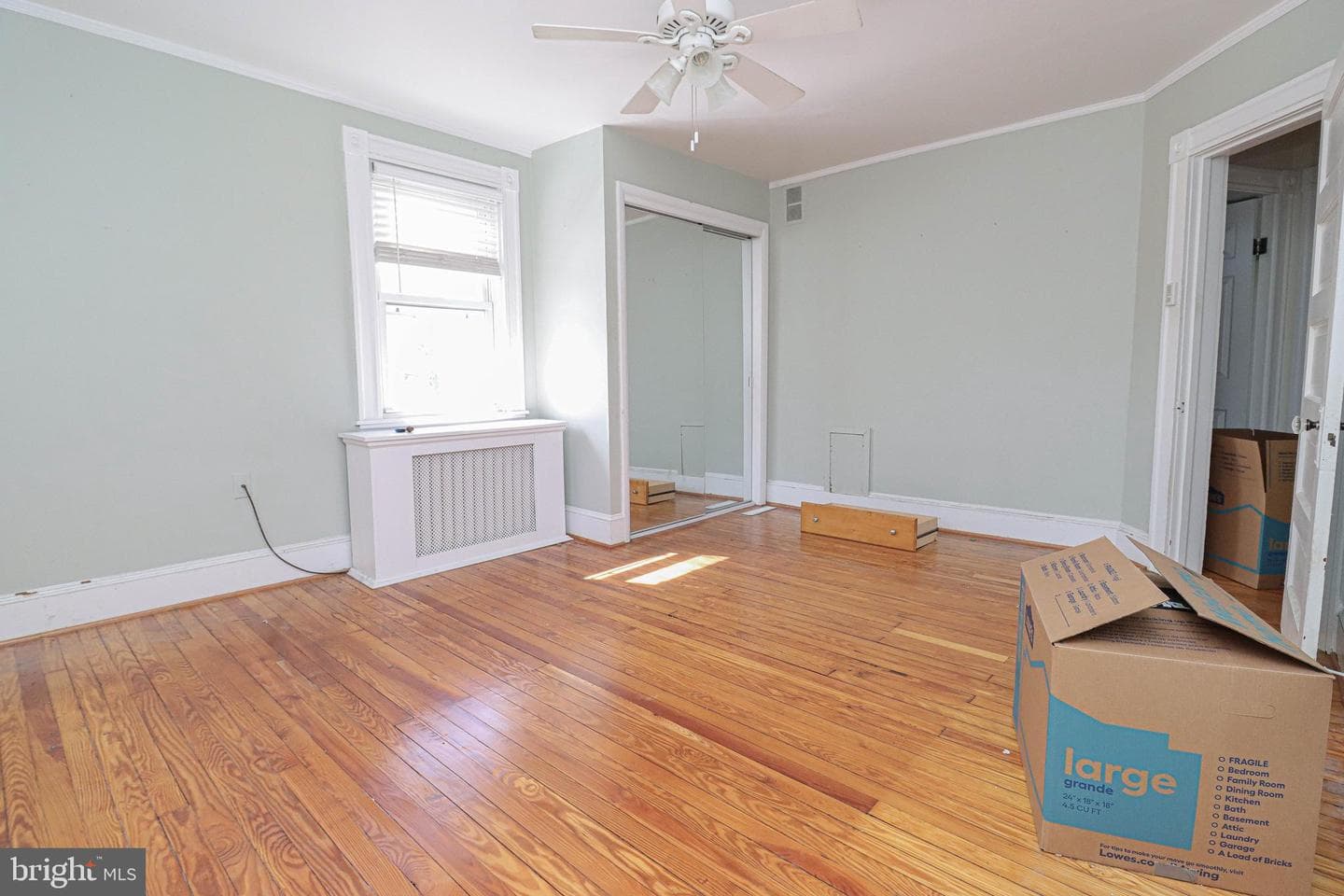 323 Harlem Lane photo 25