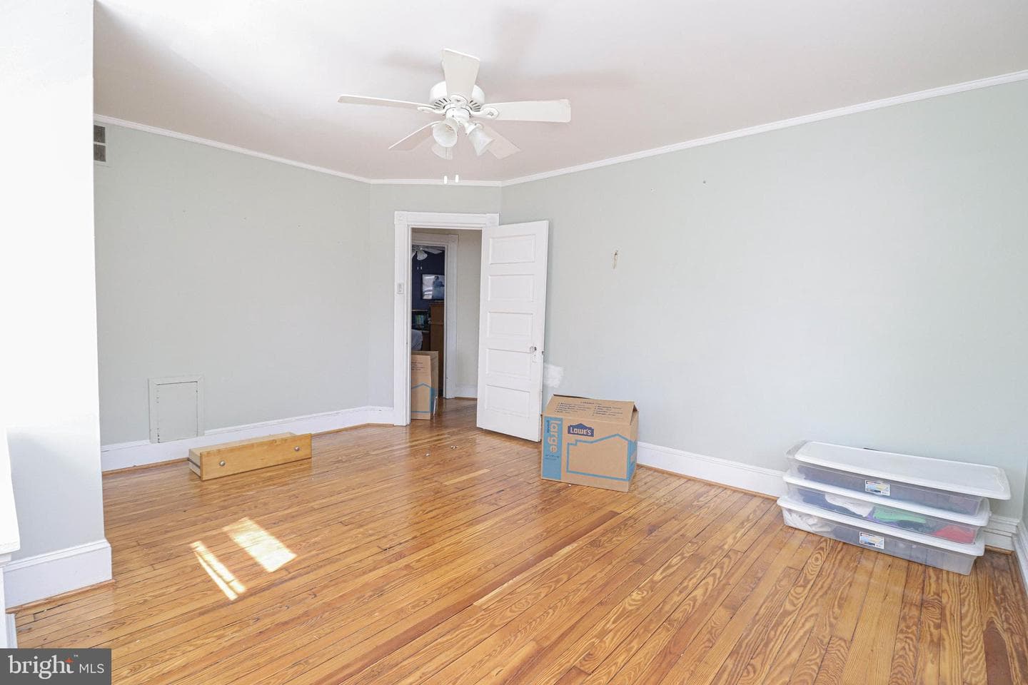 323 Harlem Lane photo 26