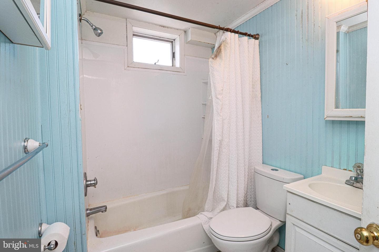 323 Harlem Lane photo 32