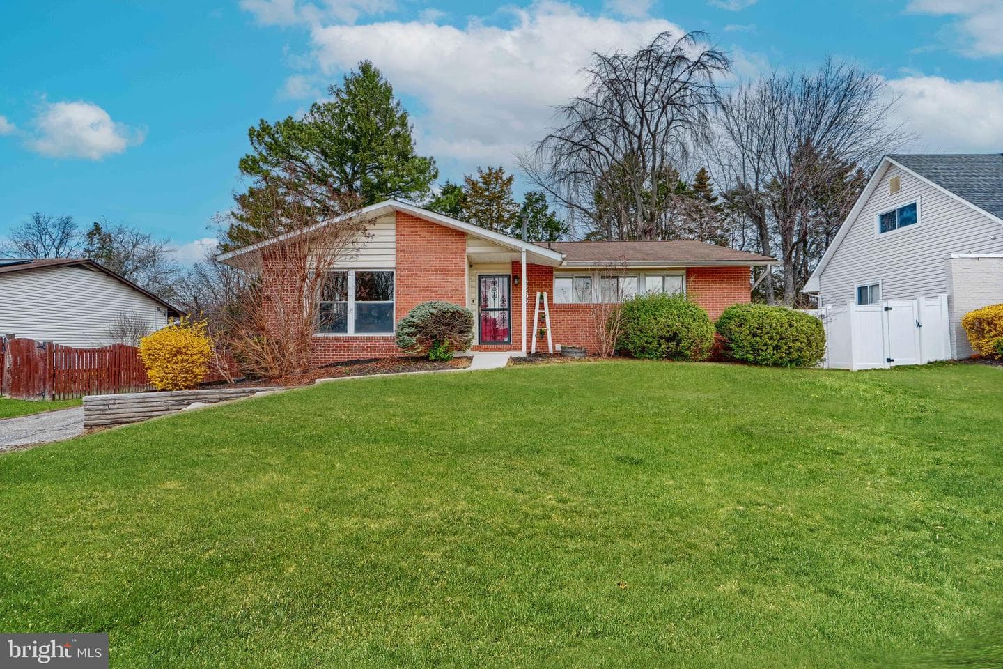 8232 Scotts Level Road photo 2