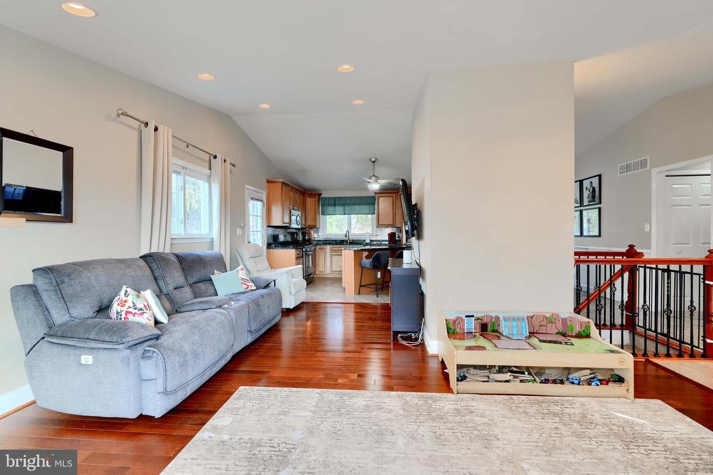 8232 Scotts Level Road photo 20