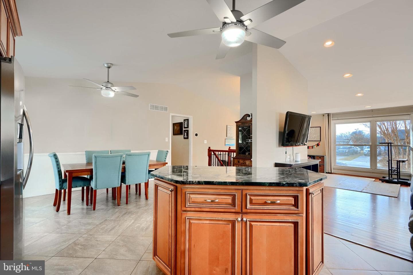 8232 Scotts Level Road photo 7