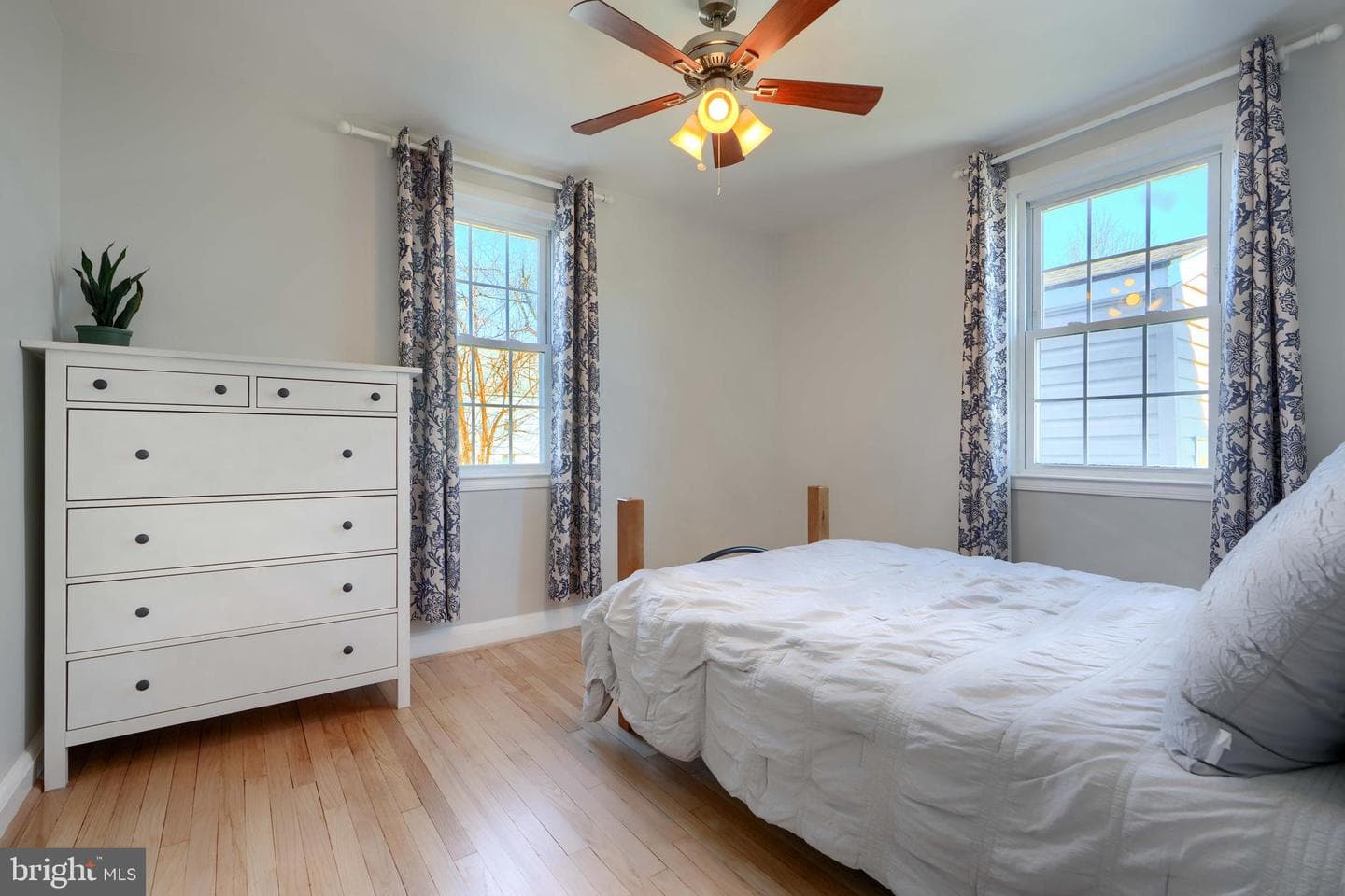 7904 Highpoint Road photo 15