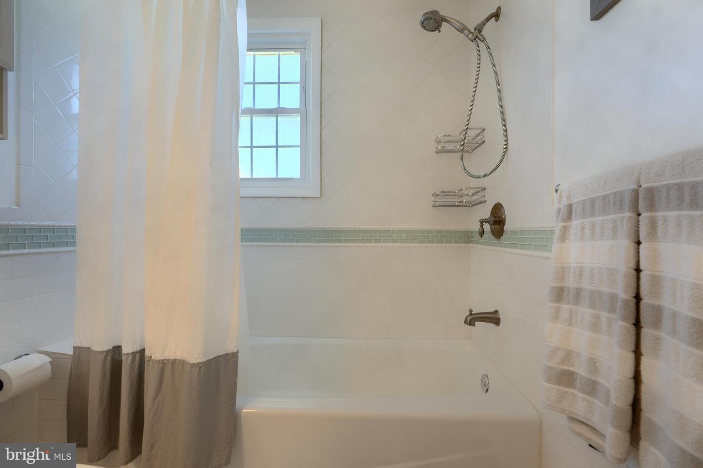 7904 Highpoint Road photo 19