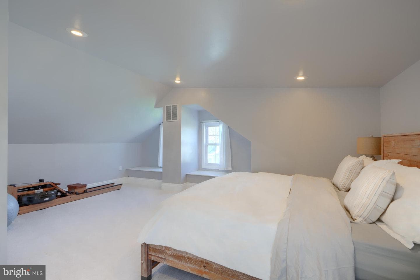 7904 Highpoint Road photo 21