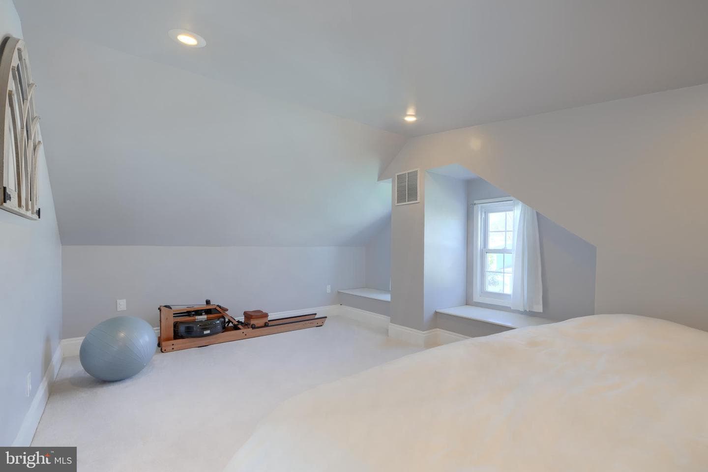 7904 Highpoint Road photo 22